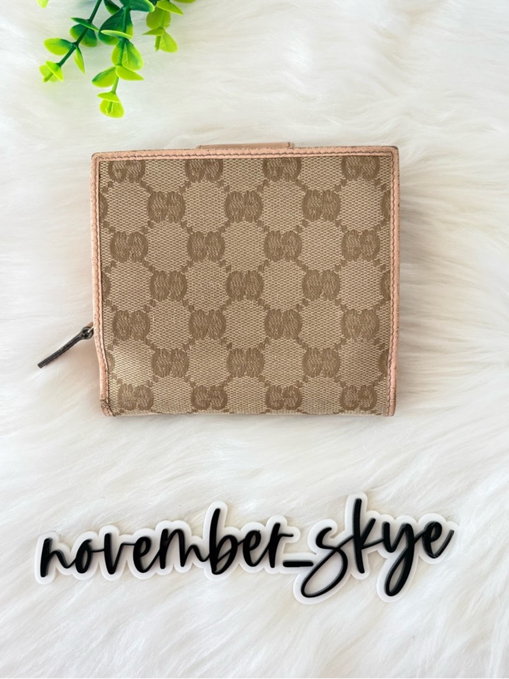 Gucci Beige and Pink Monogram Bifold Wallet with Gold Hardware - Picture 3 of 16